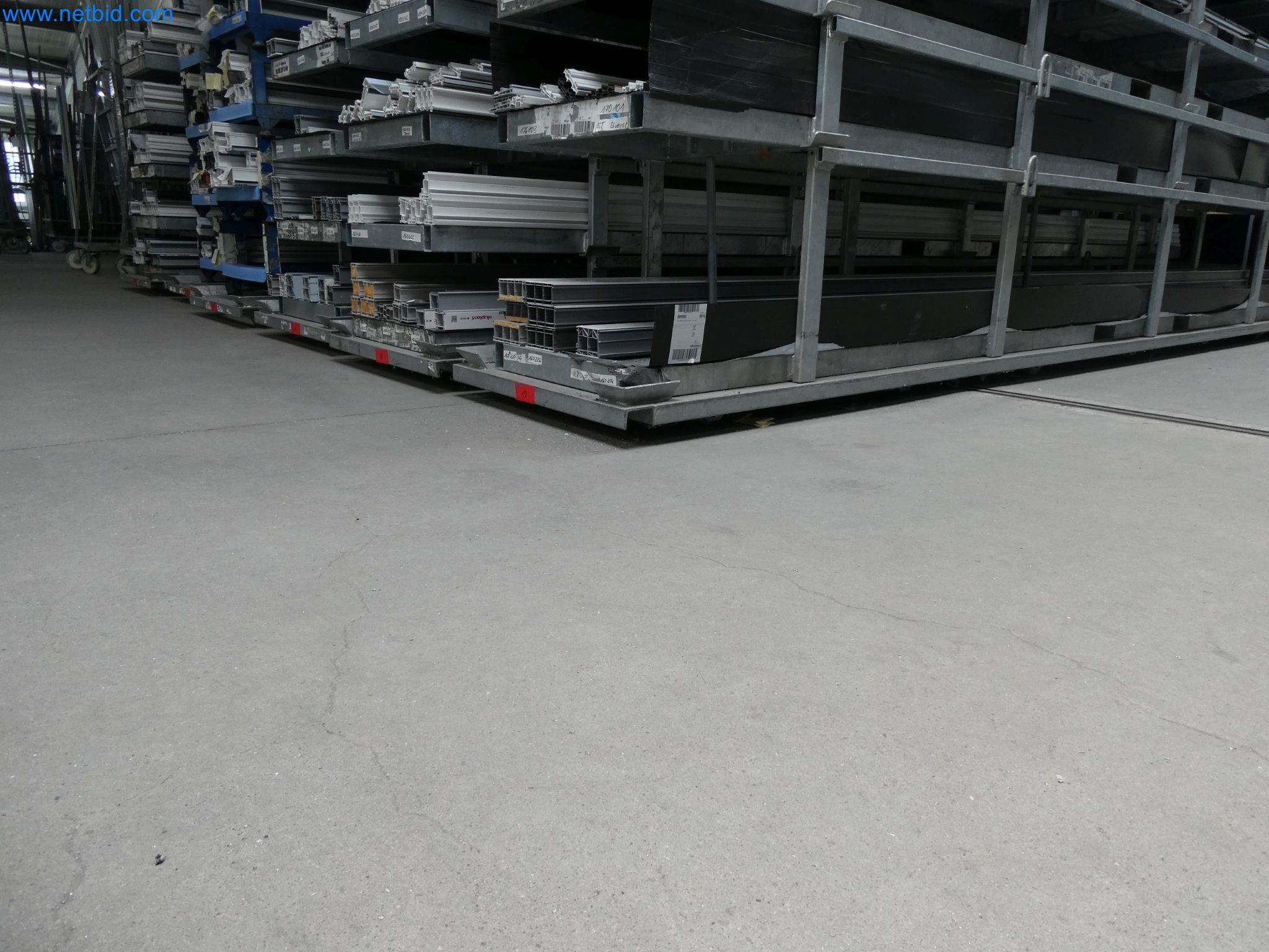Machines pour la fabrication de fenêtres et de portes en plastique-2