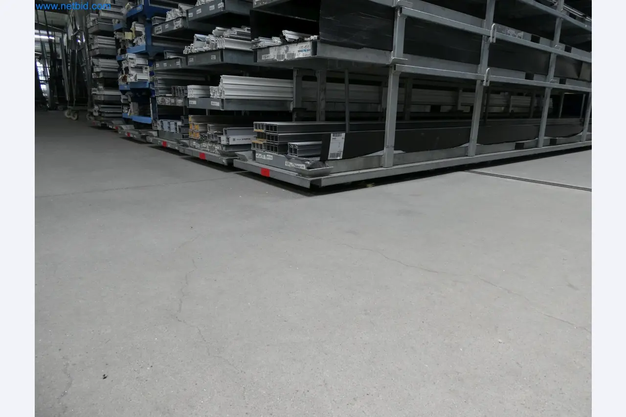 Machines pour la fabrication de fenêtres et de portes en plastique-2