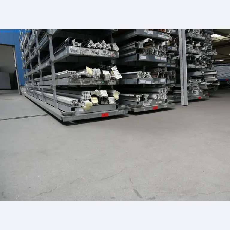 Machines pour la fabrication de fenêtres et de portes en plastique-3