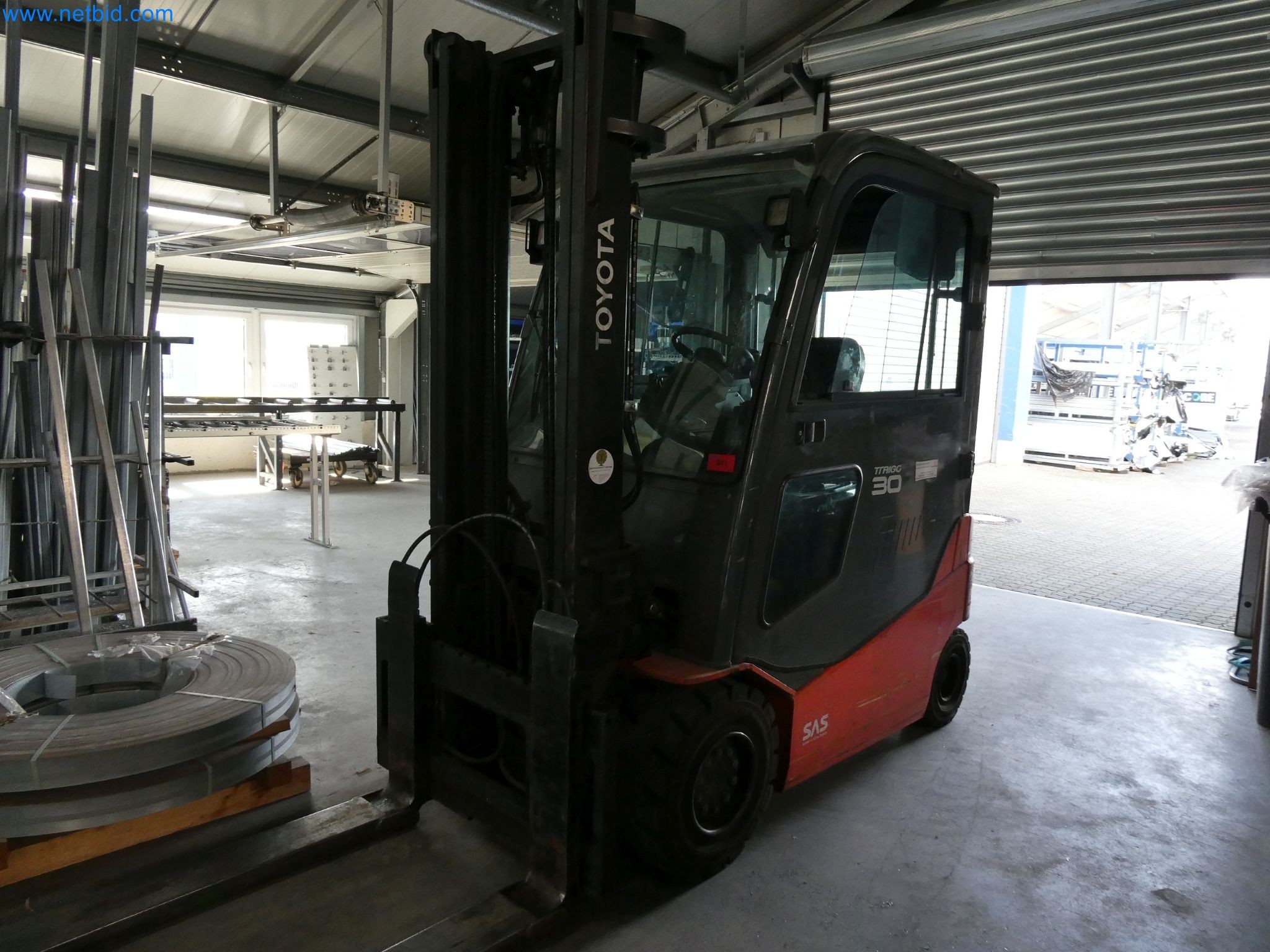 Machines pour la fabrication de fenêtres et de portes en plastique-14