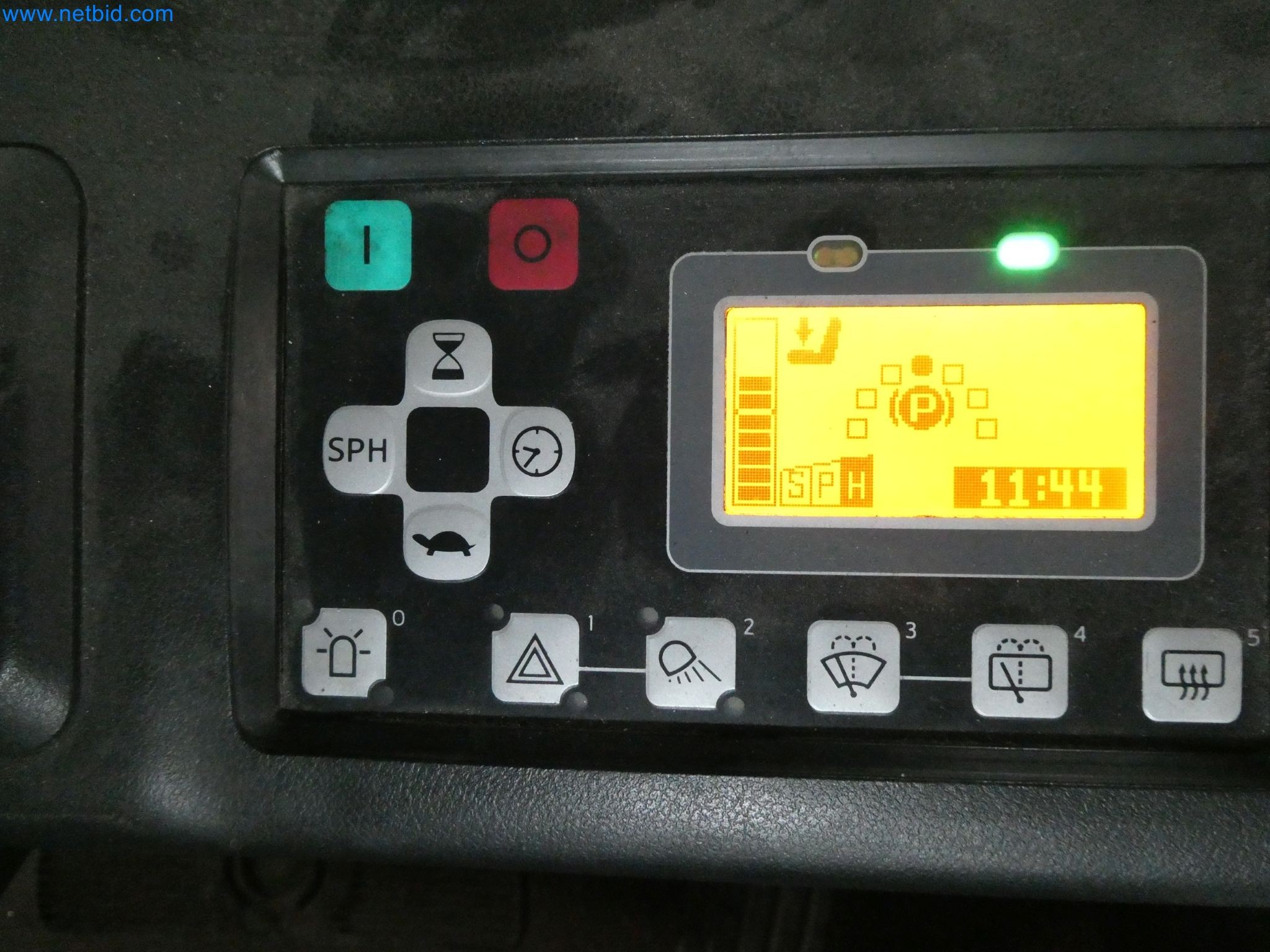 Machines pour la fabrication de fenêtres et de portes en plastique-6