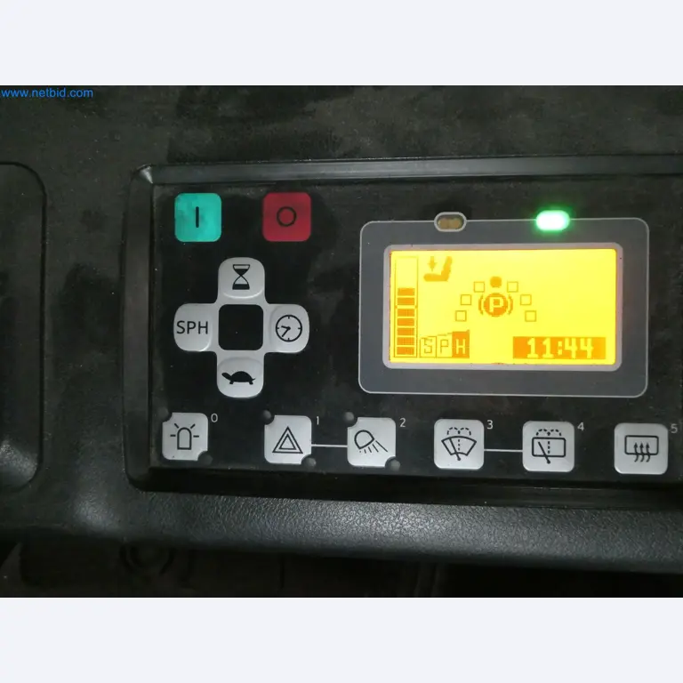 Machines pour la fabrication de fenêtres et de portes en plastique-6