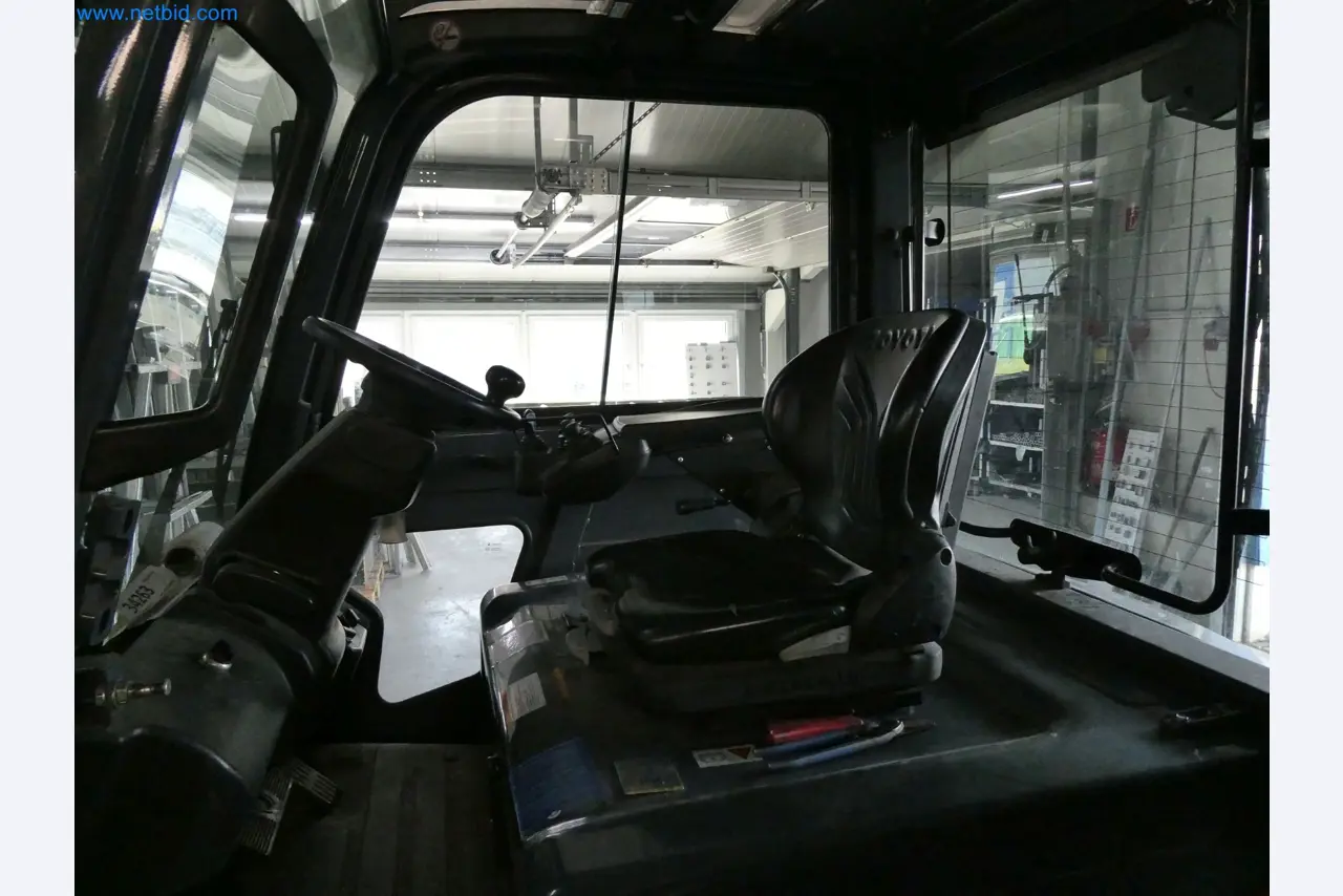 Machines pour la fabrication de fenêtres et de portes en plastique-7