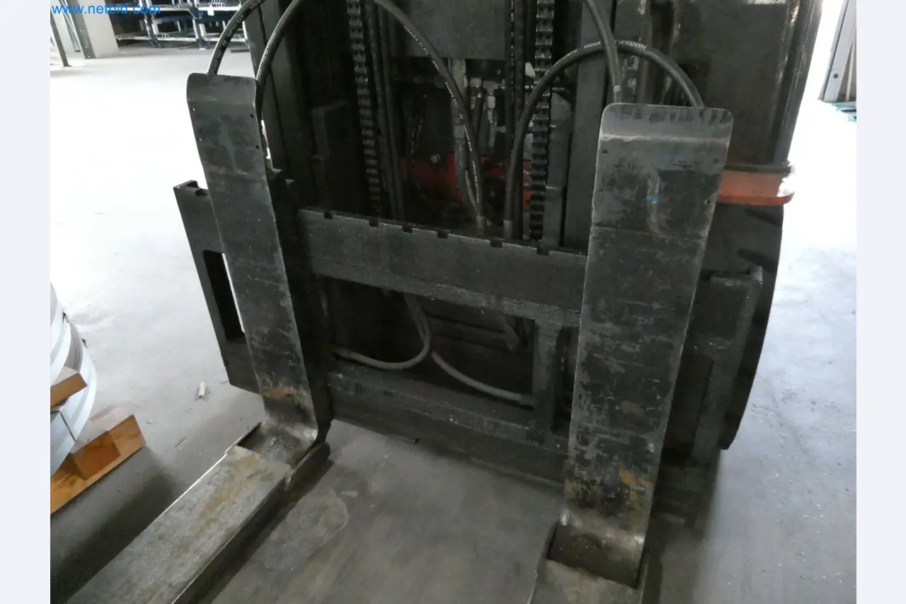 Machines pour la fabrication de fenêtres et de portes en plastique-9