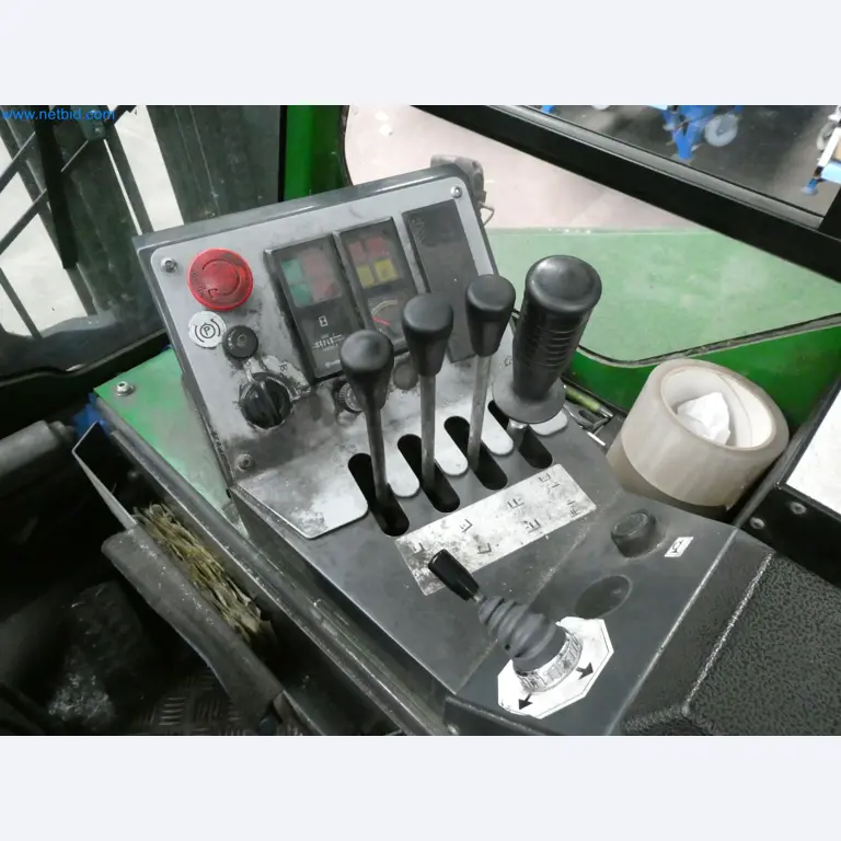 Machines pour la fabrication de fenêtres et de portes en plastique-11