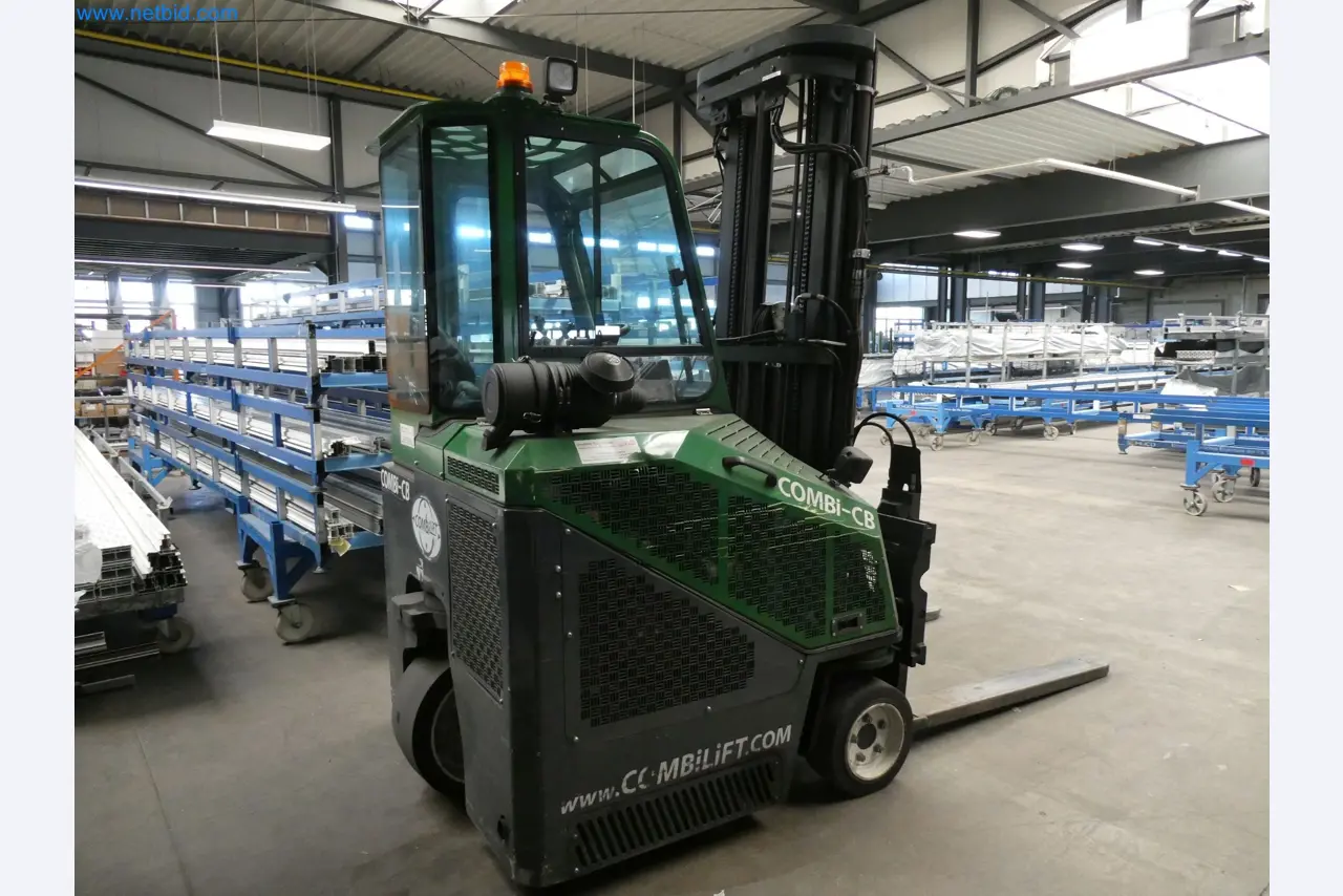 Machines pour la fabrication de fenêtres et de portes en plastique-2