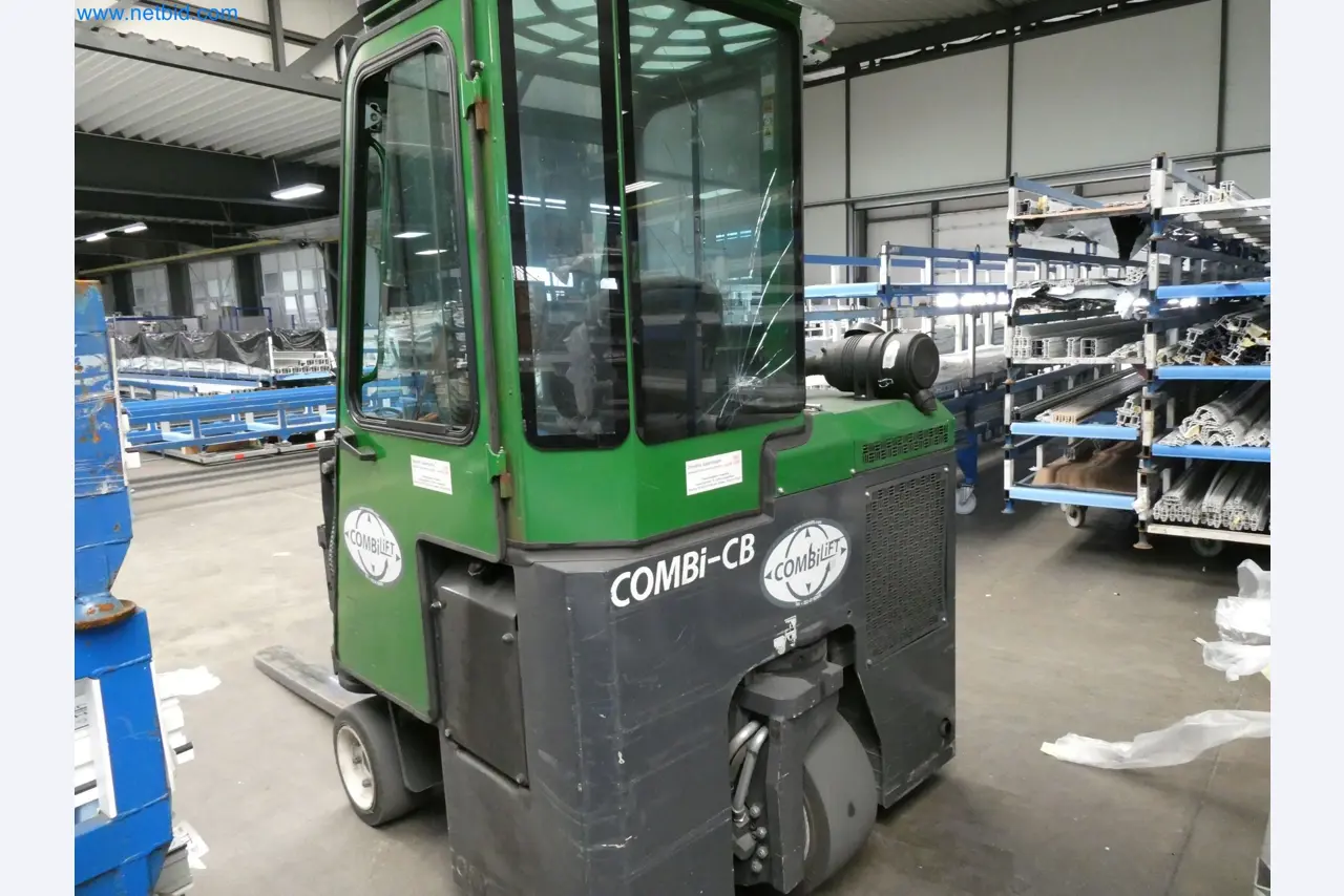 Machines pour la fabrication de fenêtres et de portes en plastique-3