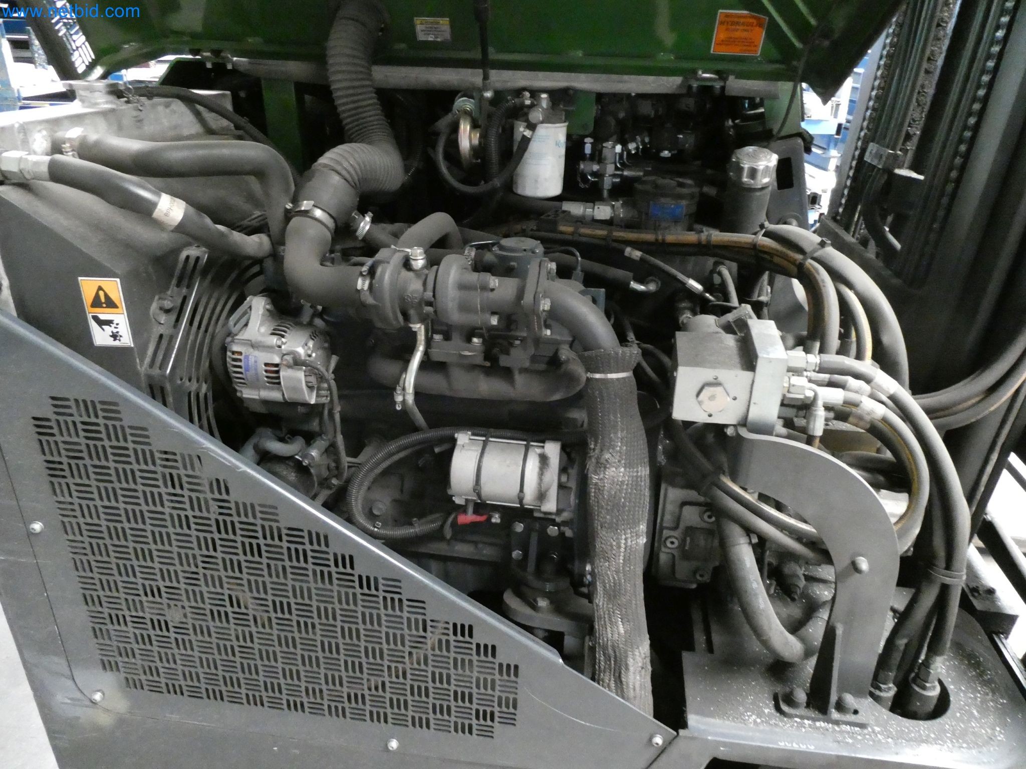 Machines pour la fabrication de fenêtres et de portes en plastique-5