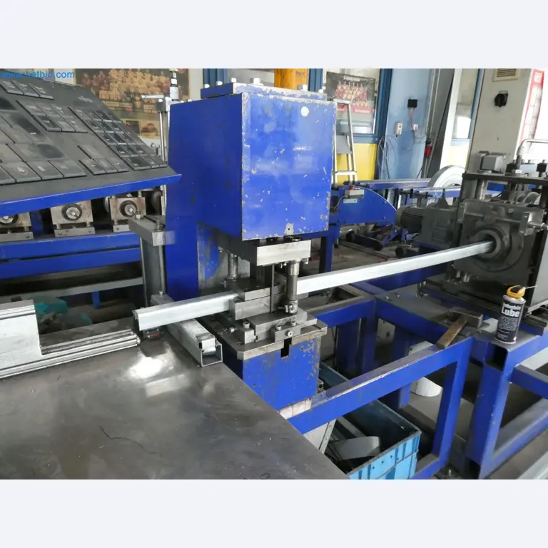 Machines pour la fabrication de fenêtres et de portes en plastique-7