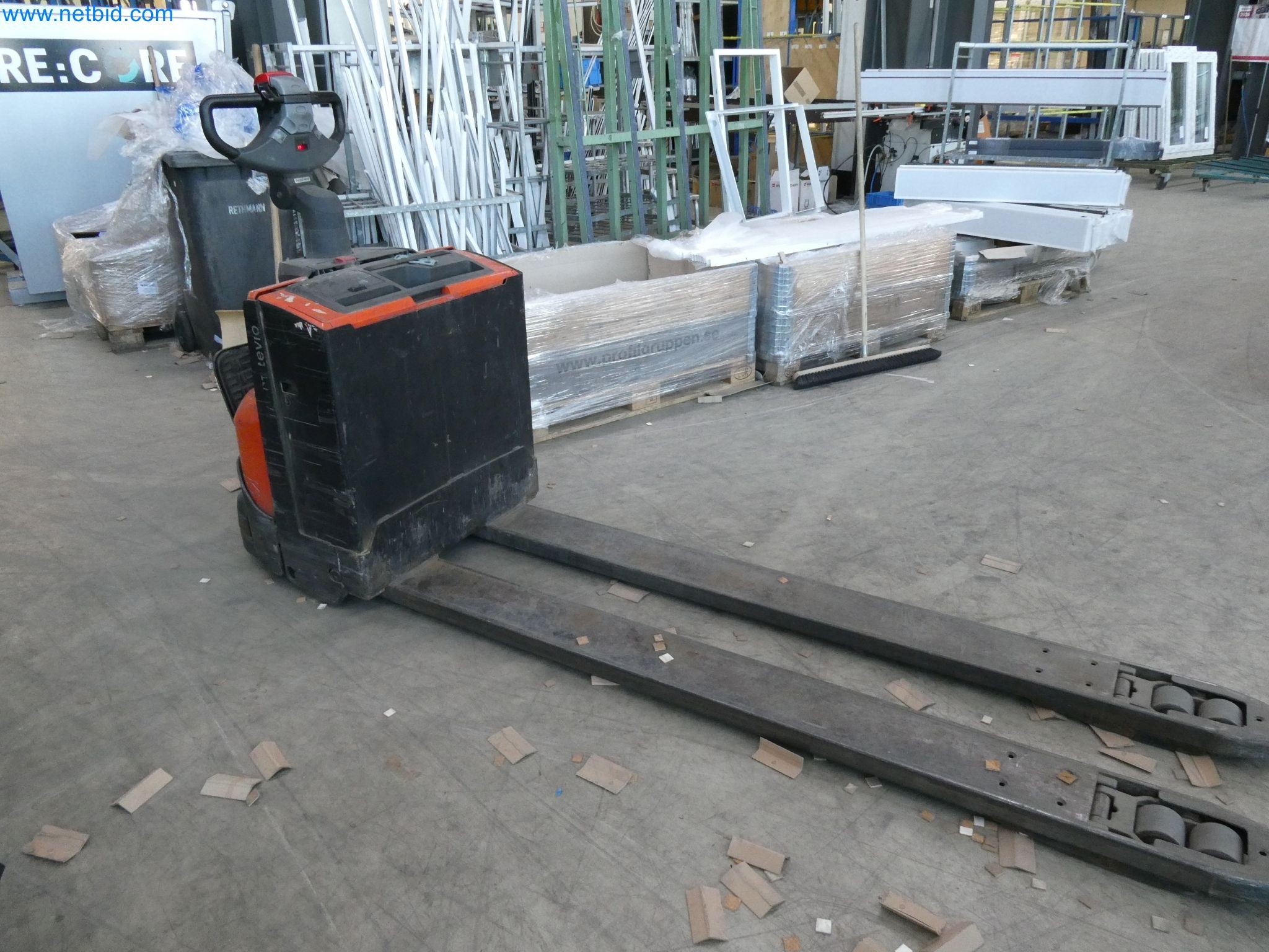 Máquinas para la fabricación de ventanas y puertas de plástico-3