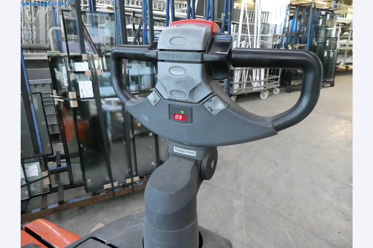 Machines pour la fabrication de fenêtres et de portes en plastique-5