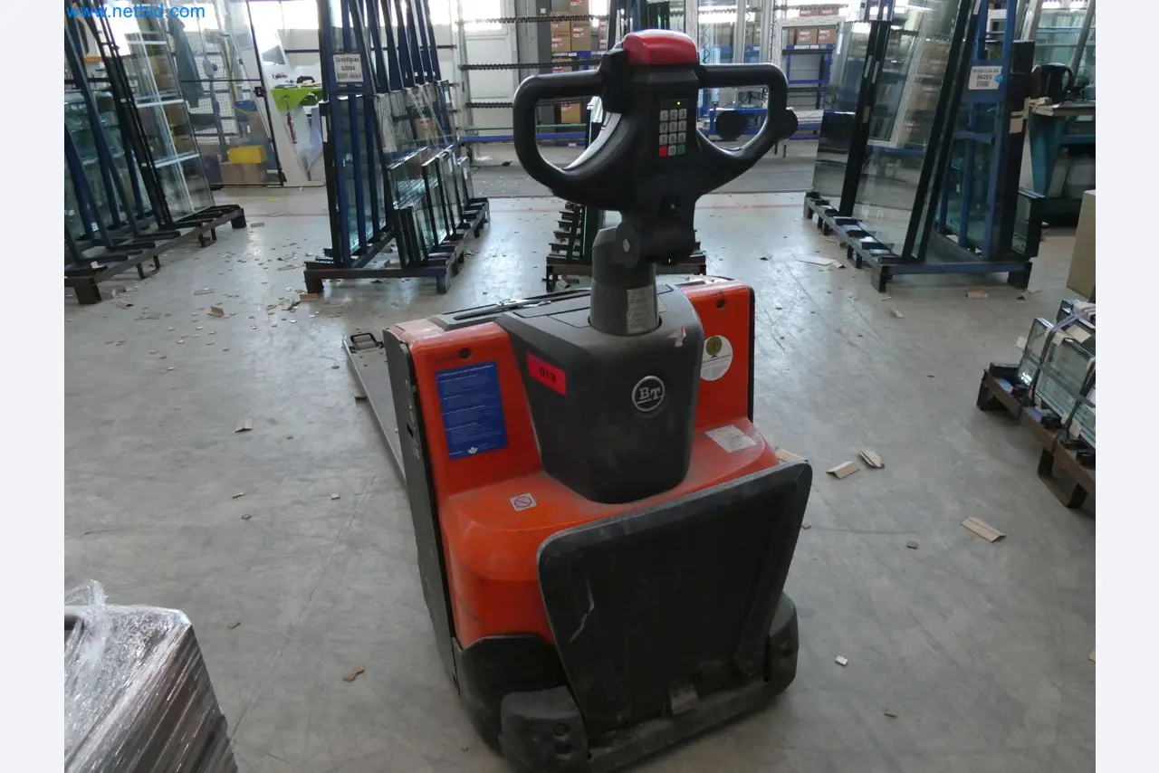 Machines pour la fabrication de fenêtres et de portes en plastique-6