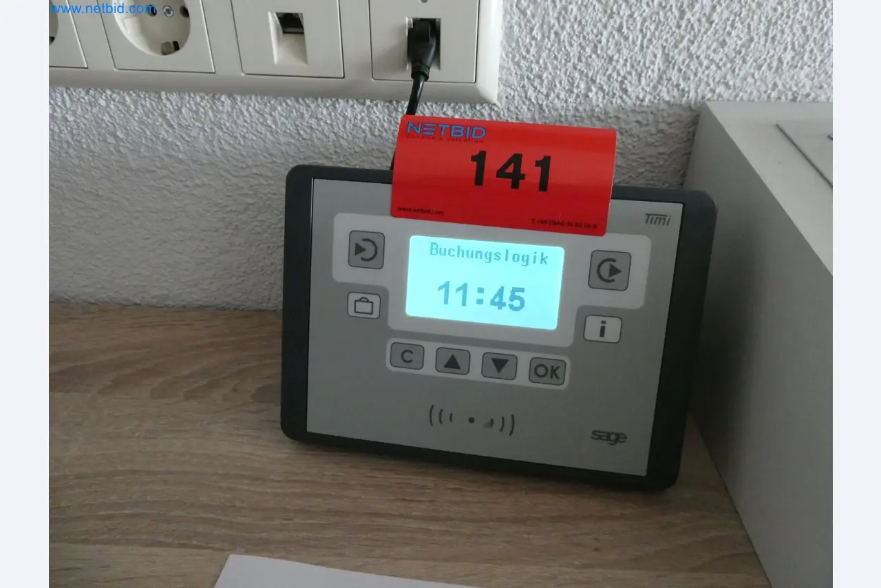Stroje na výrobu plastových oken a dveří-1