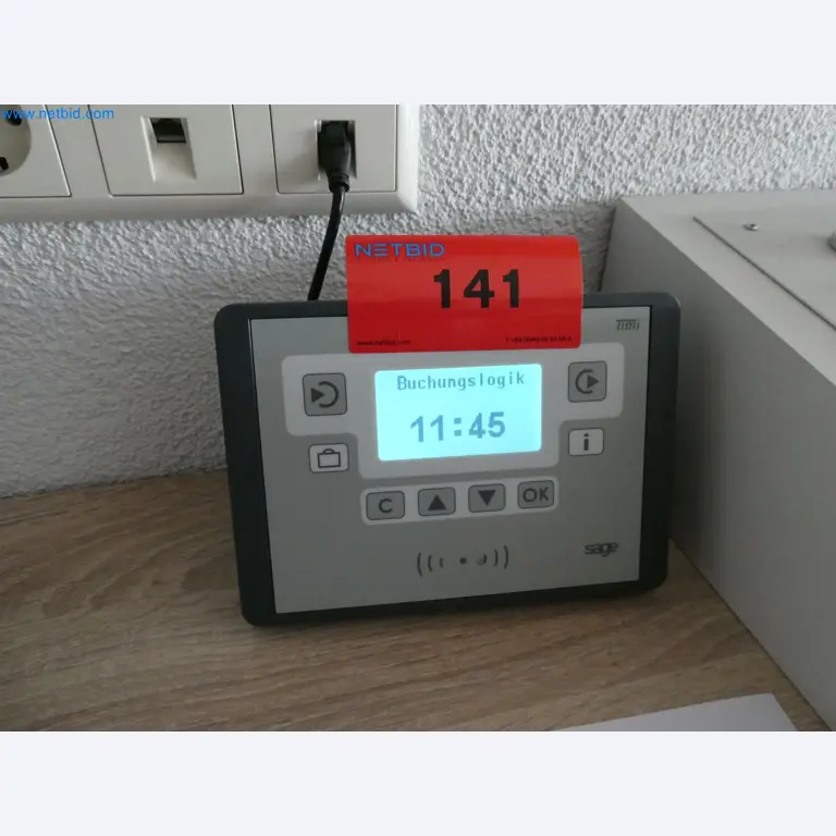 Stroje na výrobu plastových oken a dveří-3