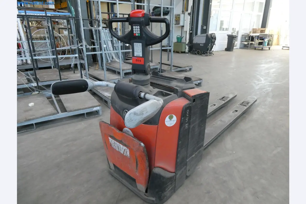 Machines pour la fabrication de fenêtres et de portes en plastique-1