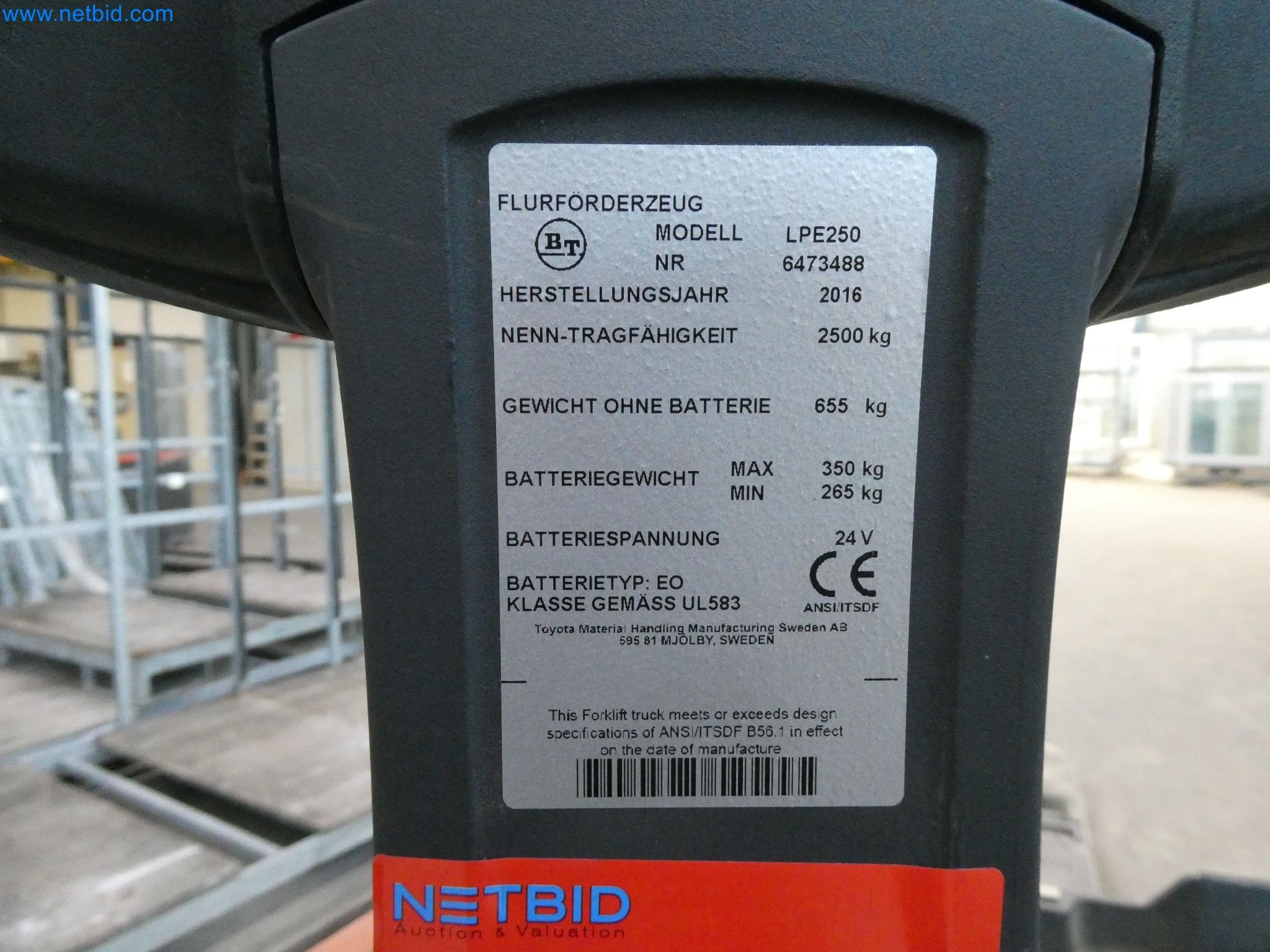Machines pour la fabrication de fenêtres et de portes en plastique-2