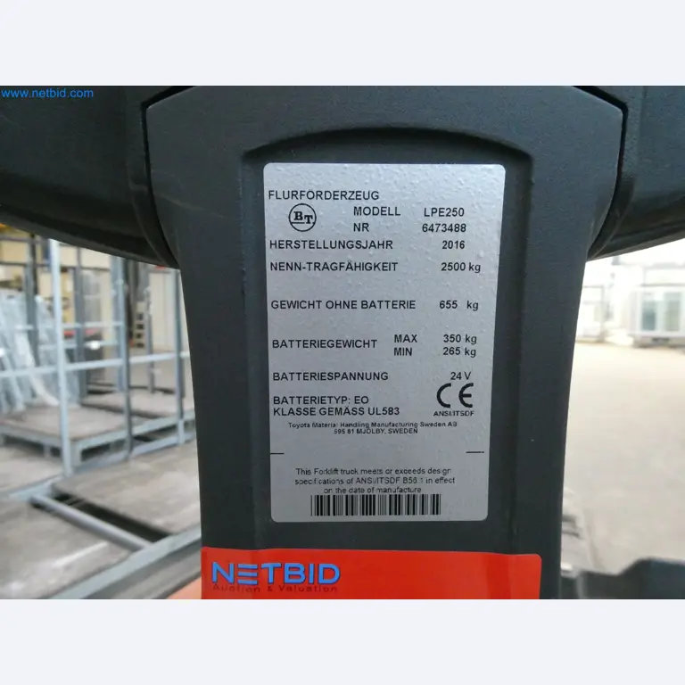 Machines pour la fabrication de fenêtres et de portes en plastique-2