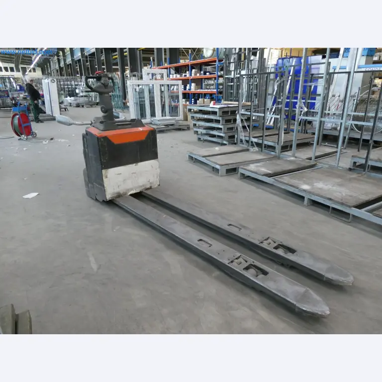 Machines pour la fabrication de fenêtres et de portes en plastique-5
