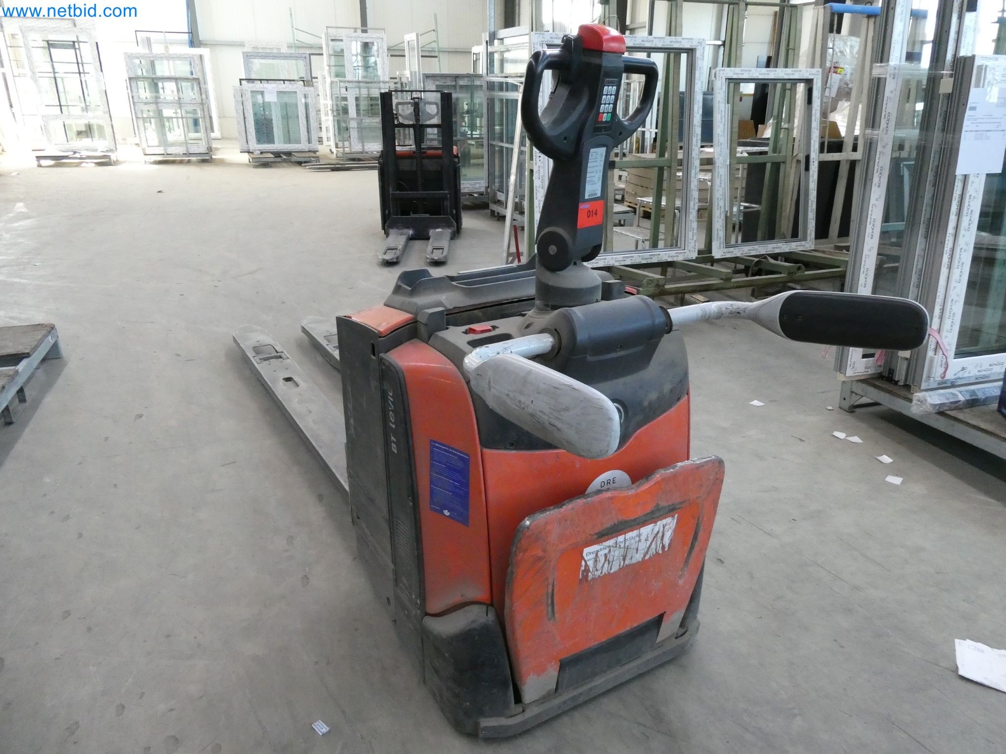 Machines pour la fabrication de fenêtres et de portes en plastique-6