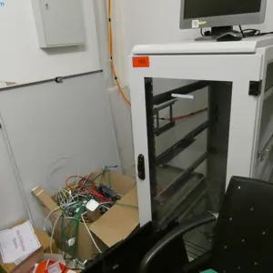 Mains distribution cabinet