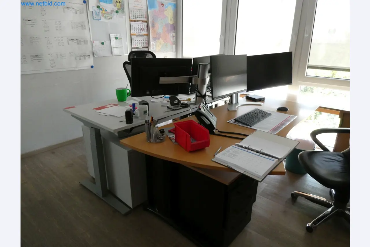 Stroje na výrobu plastových oken a dveří-2