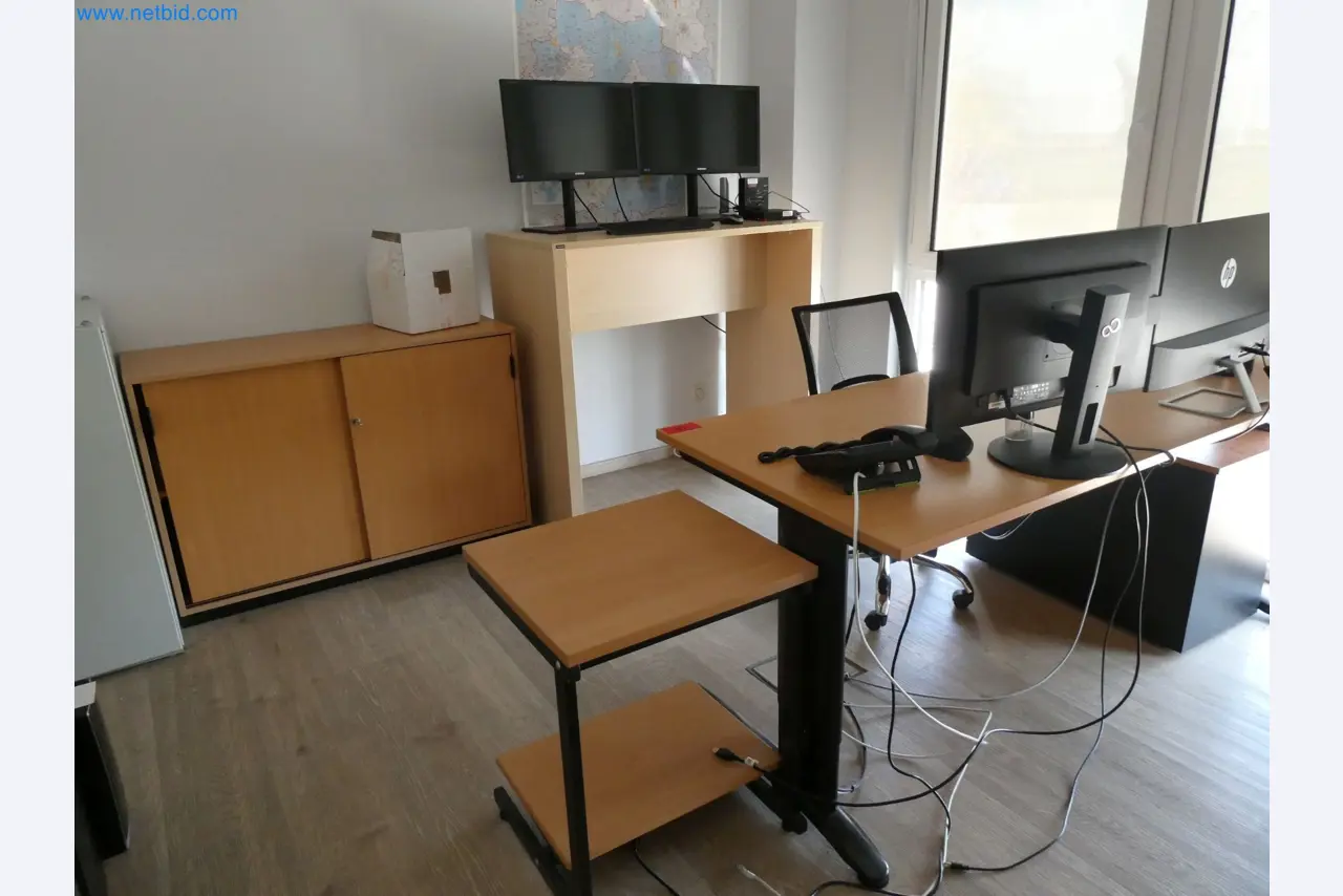 Stroje na výrobu plastových oken a dveří-1