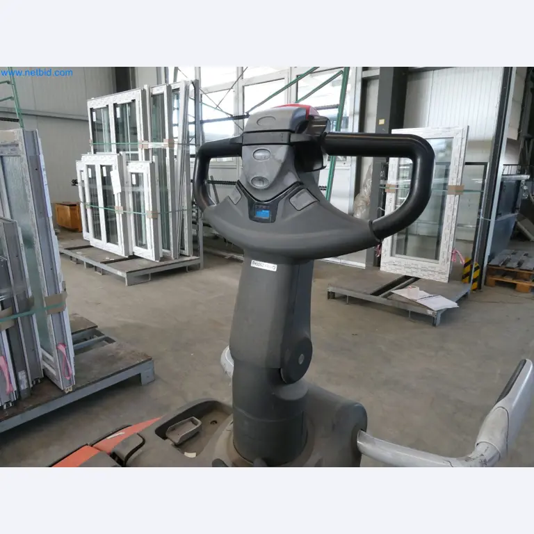 Machines pour la fabrication de fenêtres et de portes en plastique-3
