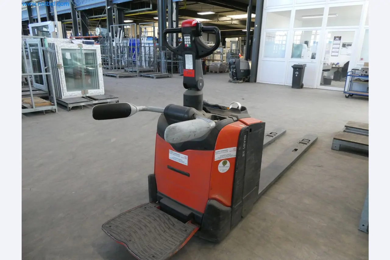 Machines pour la fabrication de fenêtres et de portes en plastique-6