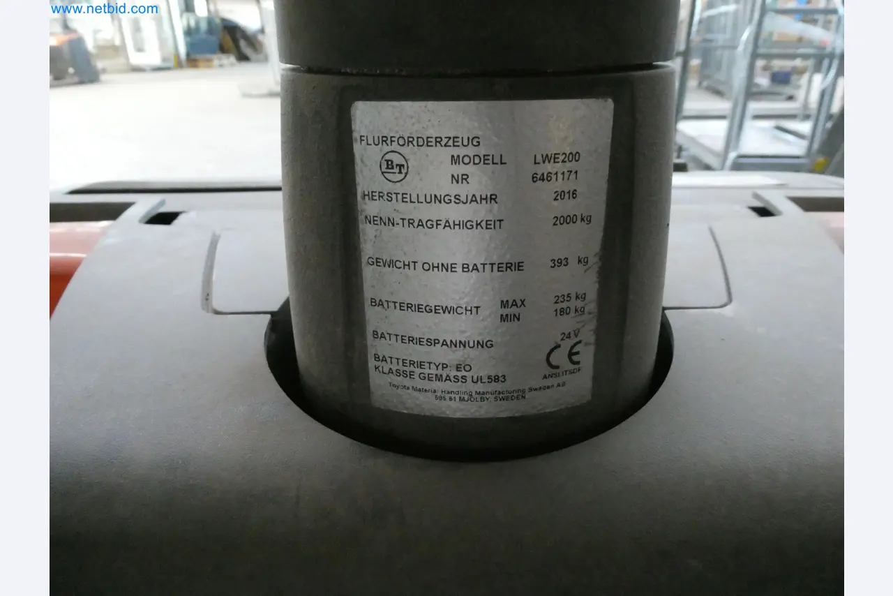 Machines pour la fabrication de fenêtres et de portes en plastique-2