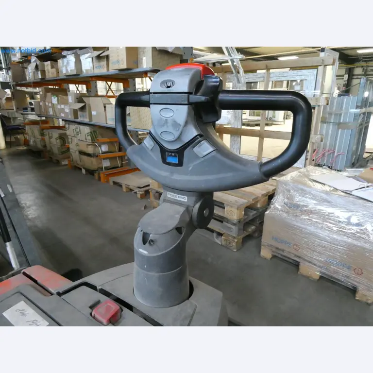 Machines pour la fabrication de fenêtres et de portes en plastique-3