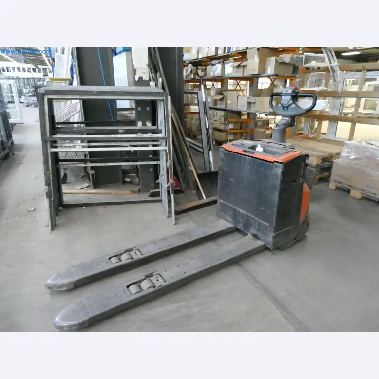 Machines pour la fabrication de fenêtres et de portes en plastique-4