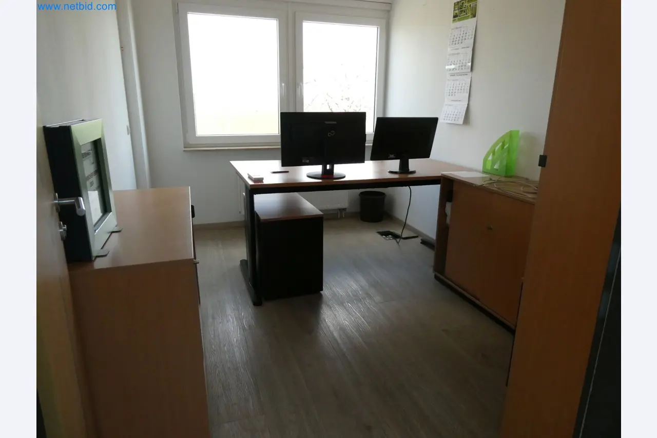 Stroje na výrobu plastových oken a dveří-3