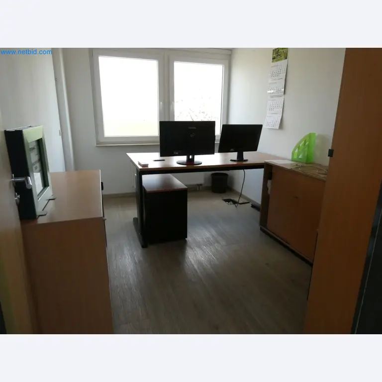 Stroje na výrobu plastových oken a dveří-3