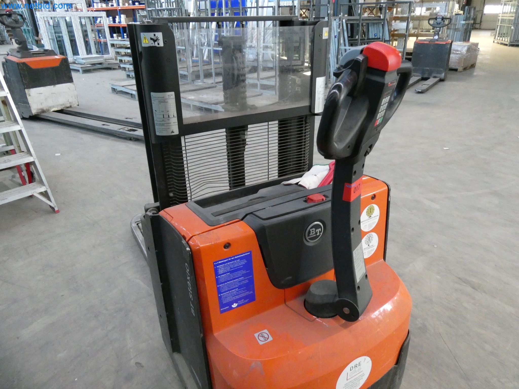 Machines pour la fabrication de fenêtres et de portes en plastique-2