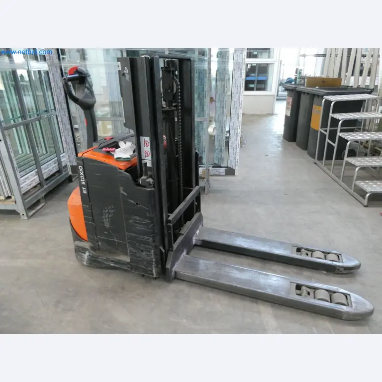 Máquinas para la fabricación de ventanas y puertas de plástico-4
