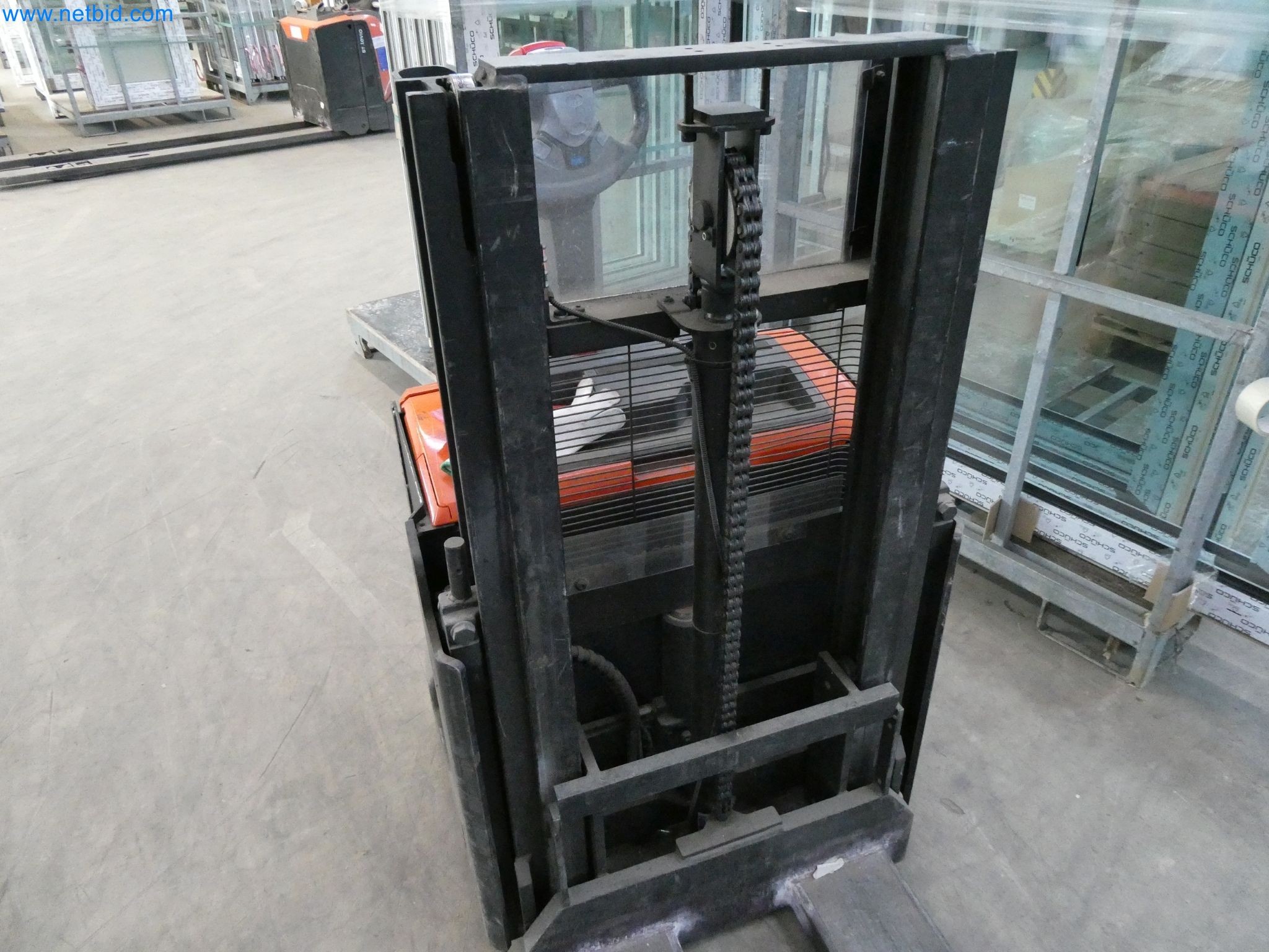 Machines pour la fabrication de fenêtres et de portes en plastique-8