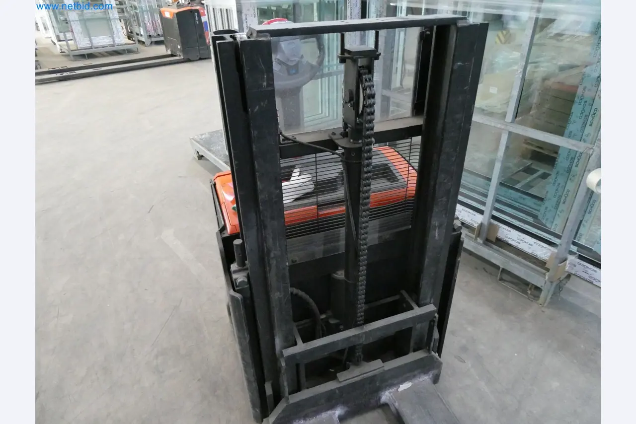 Máquinas para la fabricación de ventanas y puertas de plástico-8