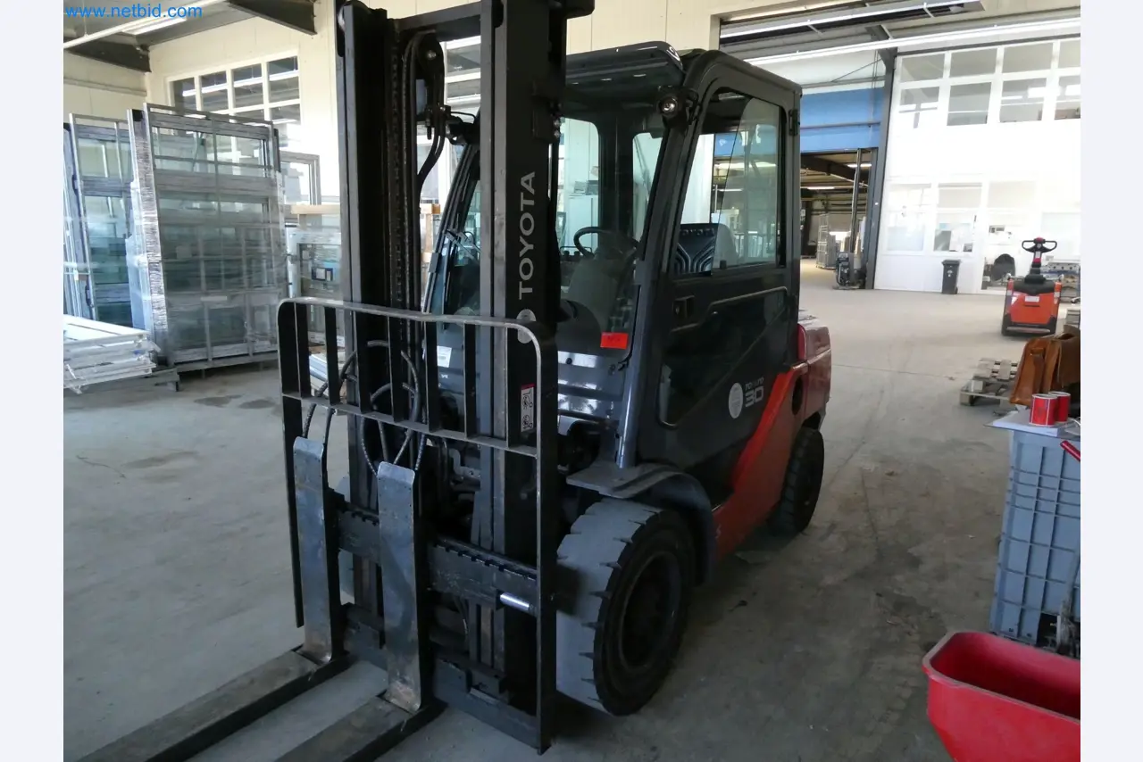 Máquinas para la fabricación de ventanas y puertas de plástico-1