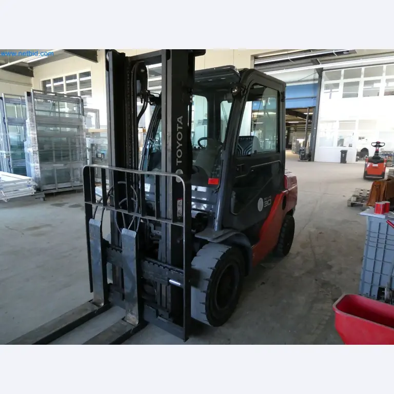 Máquinas para la fabricación de ventanas y puertas de plástico-1
