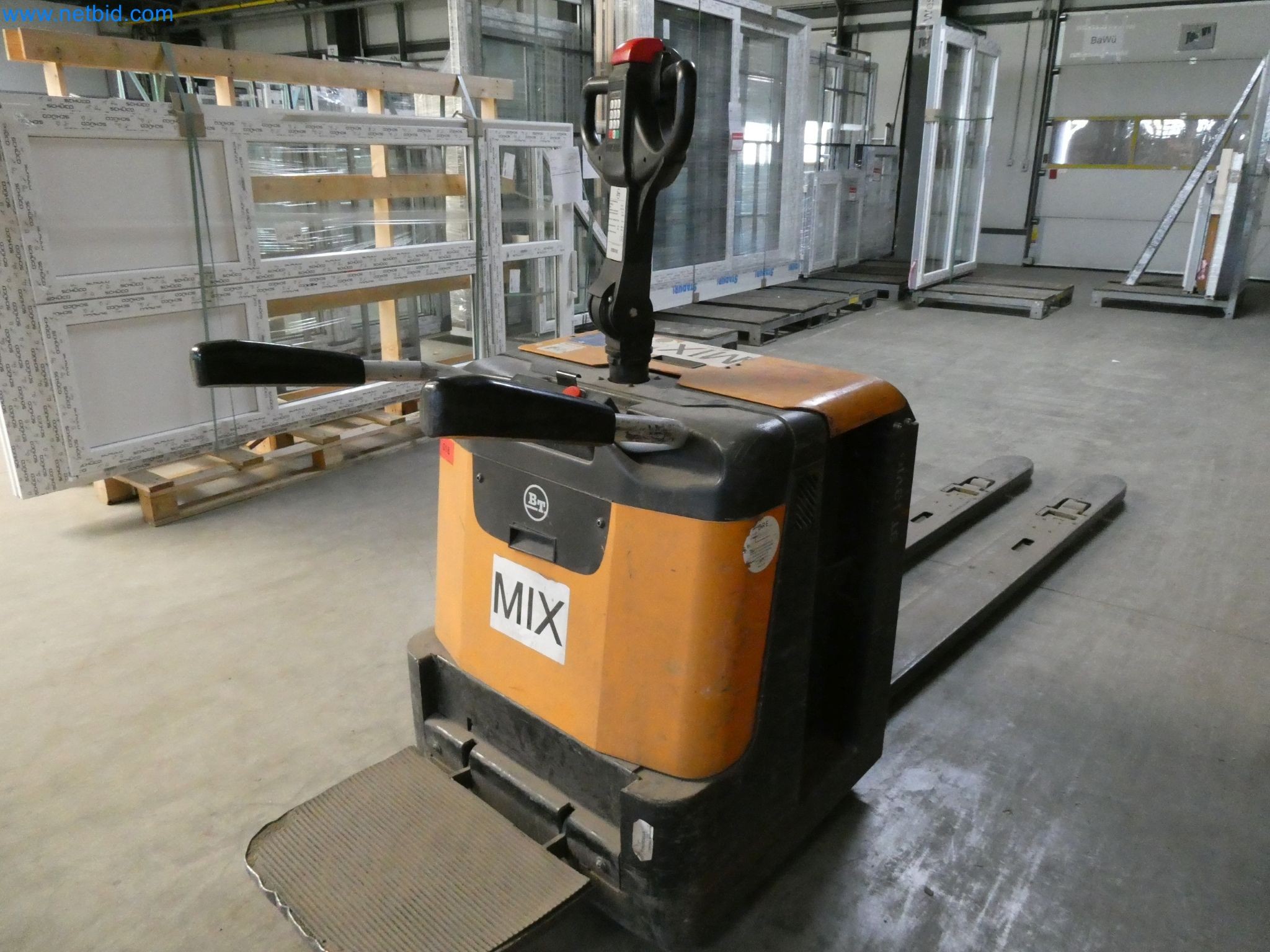 Máquinas para la fabricación de ventanas y puertas de plástico-1