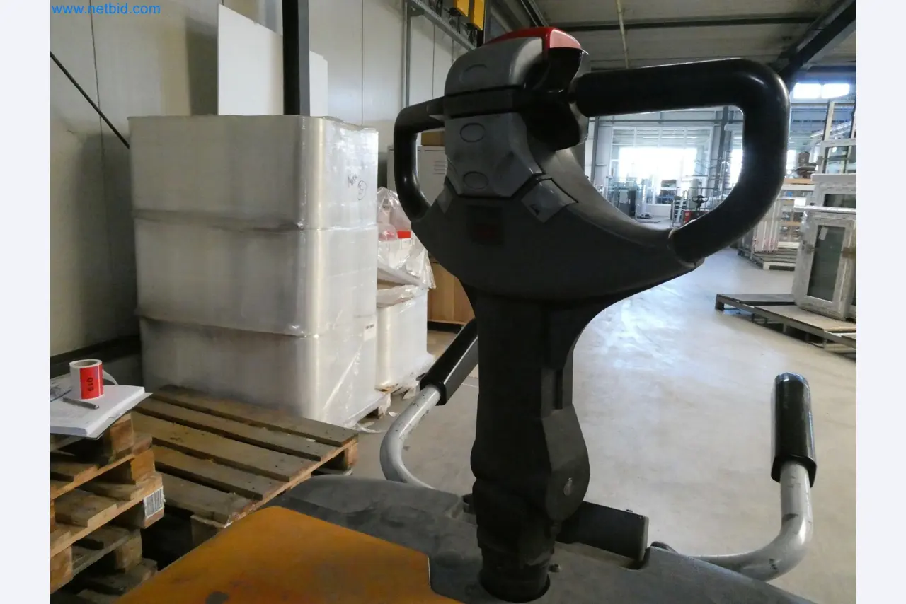 Máquinas para la fabricación de ventanas y puertas de plástico-4