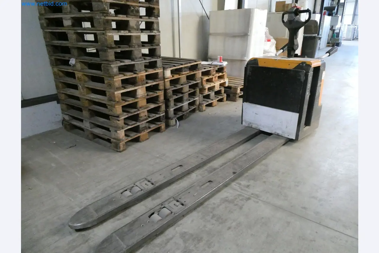 Máquinas para la fabricación de ventanas y puertas de plástico-5