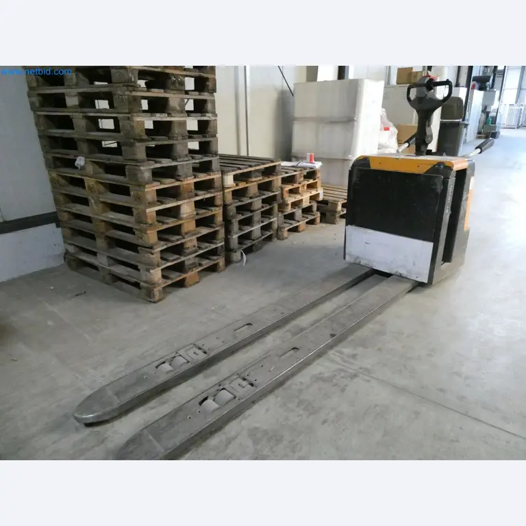 Máquinas para la fabricación de ventanas y puertas de plástico-5