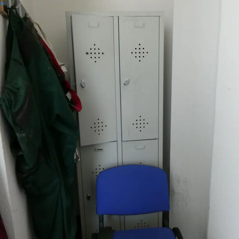 5 Staff lockers