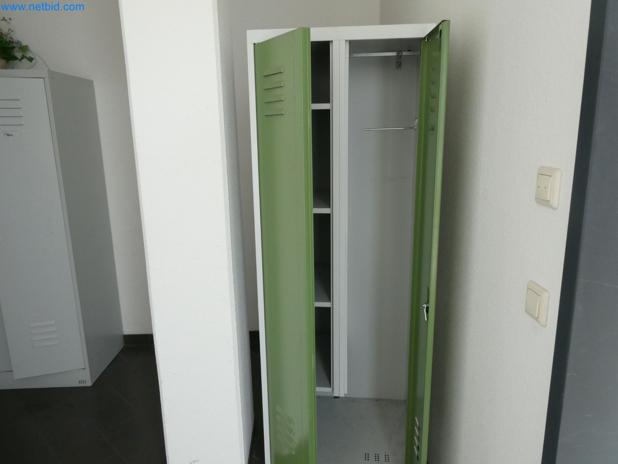 Machines pour la fabrication de fenêtres et de portes en plastique-4