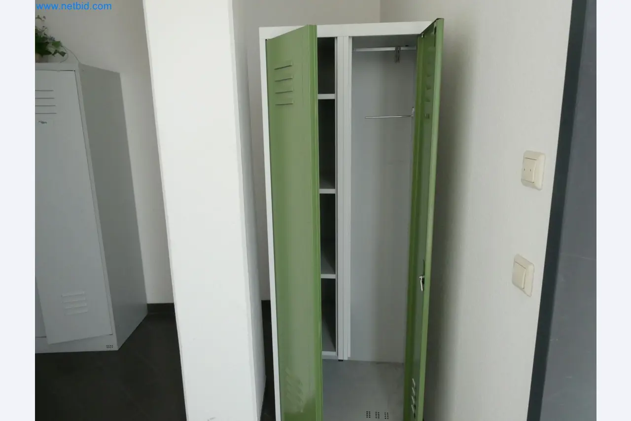 Machines pour la fabrication de fenêtres et de portes en plastique-4