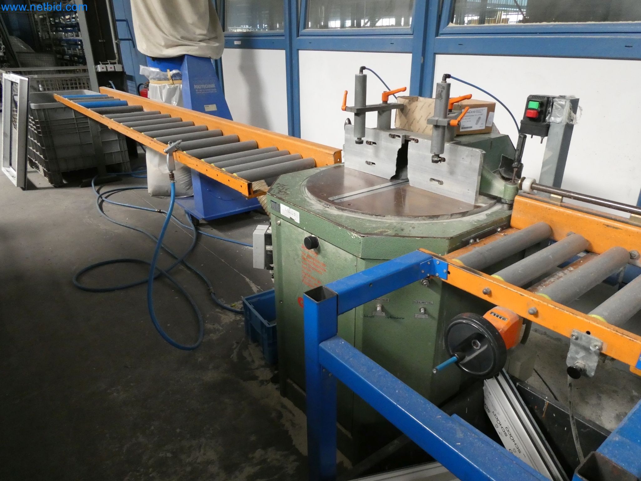 Máquinas para la fabricación de ventanas y puertas de plástico-2