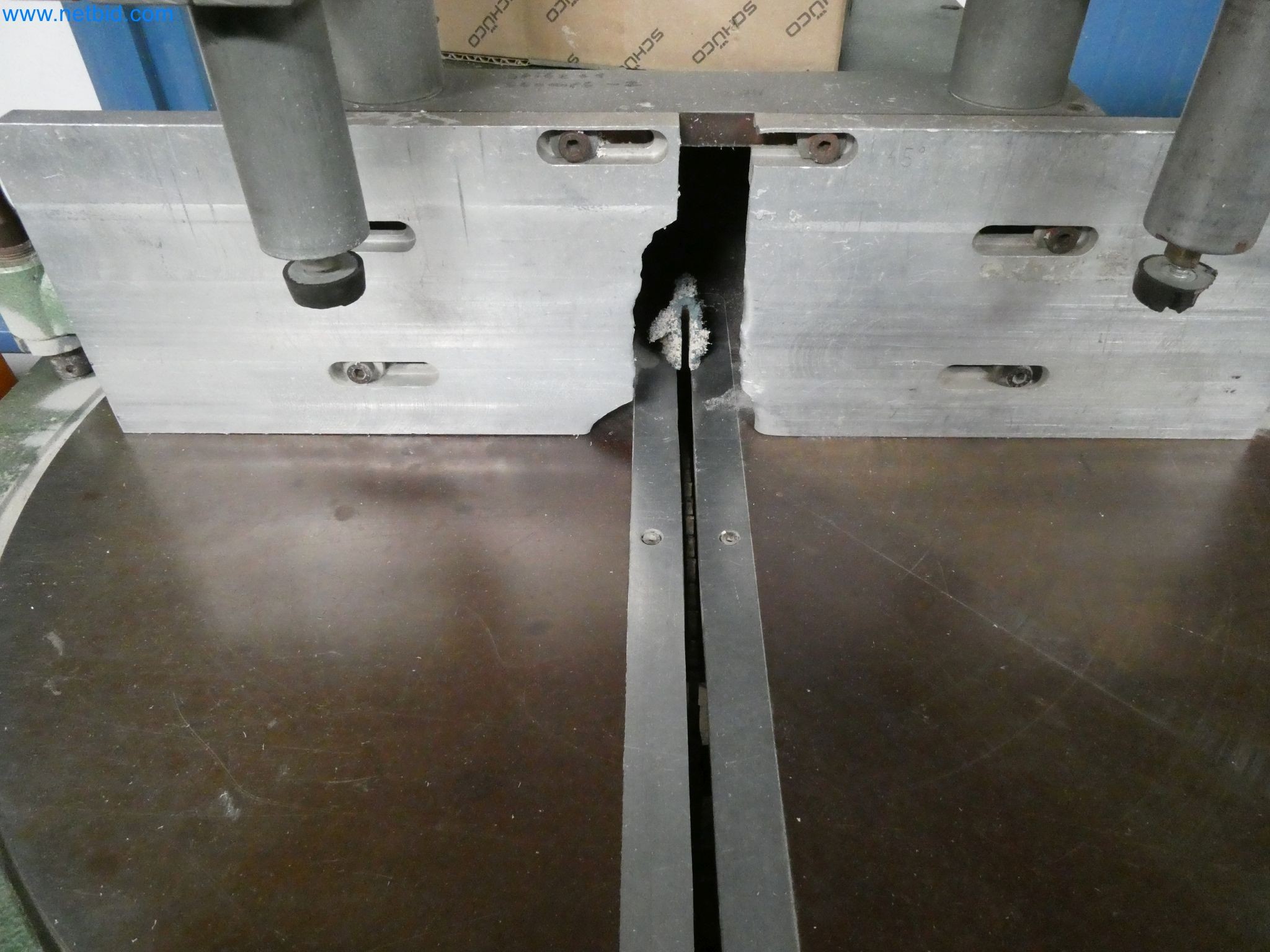 Máquinas para la fabricación de ventanas y puertas de plástico-5