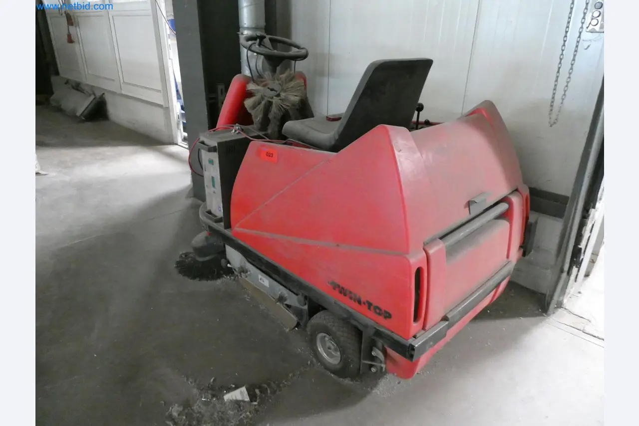 Machines pour la fabrication de fenêtres et de portes en plastique-1