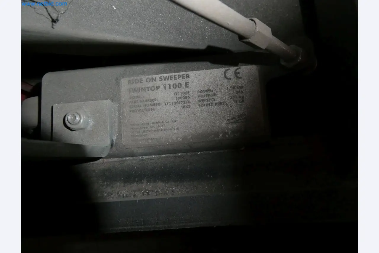 Machines pour la fabrication de fenêtres et de portes en plastique-7